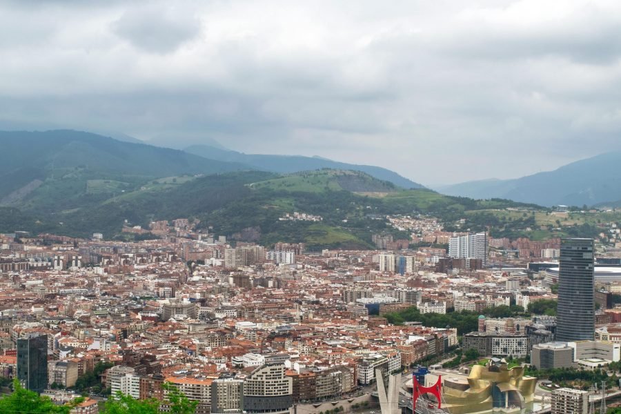 Entre el Guggenheim y las Siete Calles: Bilbao Único desde Santander