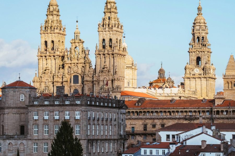 Monumentales Santiago aus A Coruña: Reiseführer und galizisches Mittagessen